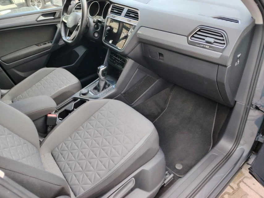 VW Tiguan 4х4-DSG-FACE-2.0TDi-150кс-FULL-БЕЗУПРЕЧЕН, снимка 14 - Автомобили и джипове - 55002452