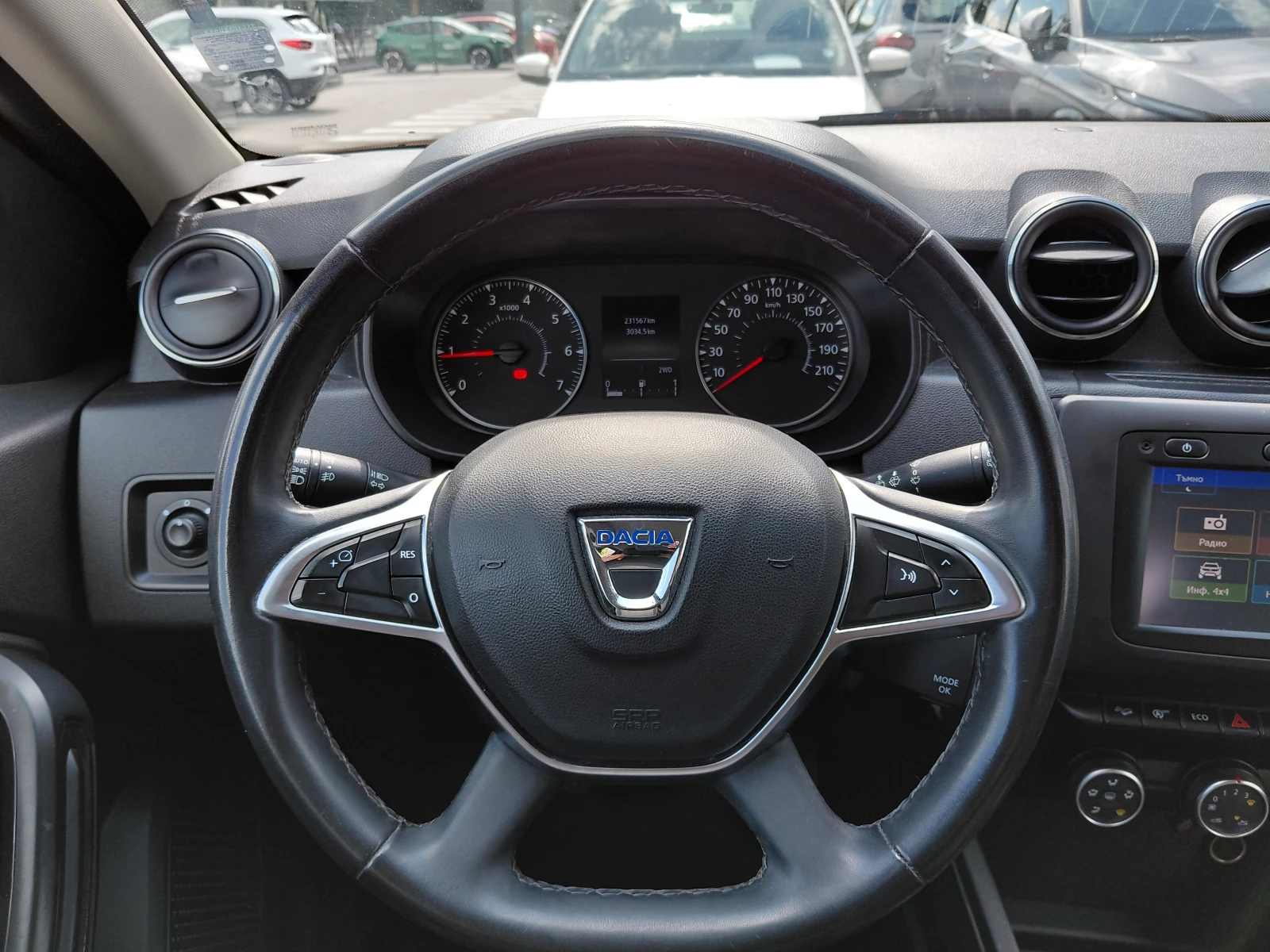 Dacia Duster TCe 125 к.с. Бензин/ 4x4/Comfort, снимка 9 - Автомобили и джипове - 55186734