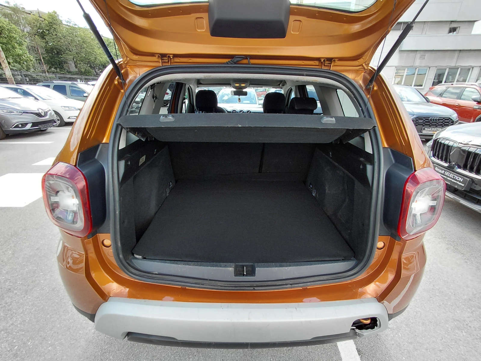 Dacia Duster TCe 125 к.с. Бензин/ 4x4/Comfort, снимка 16 - Автомобили и джипове - 55186734