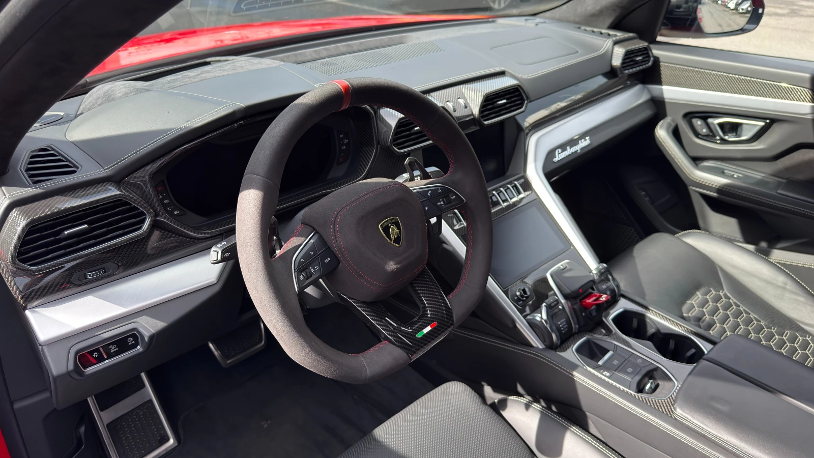 Lamborghini Urus FULL * НАЛИЧЕН* , снимка 9 - Автомобили и джипове - 56107763