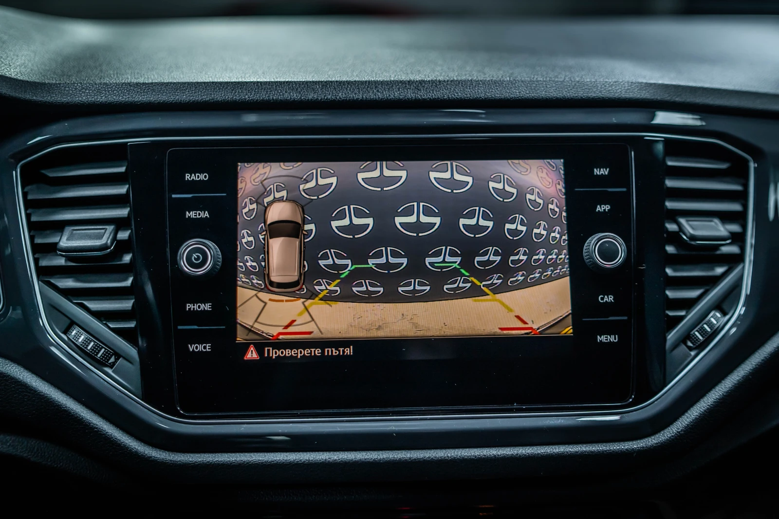 VW T-Roc 2.0 TDI, 4x4, DSG, снимка 16 - Автомобили и джипове - 56272185