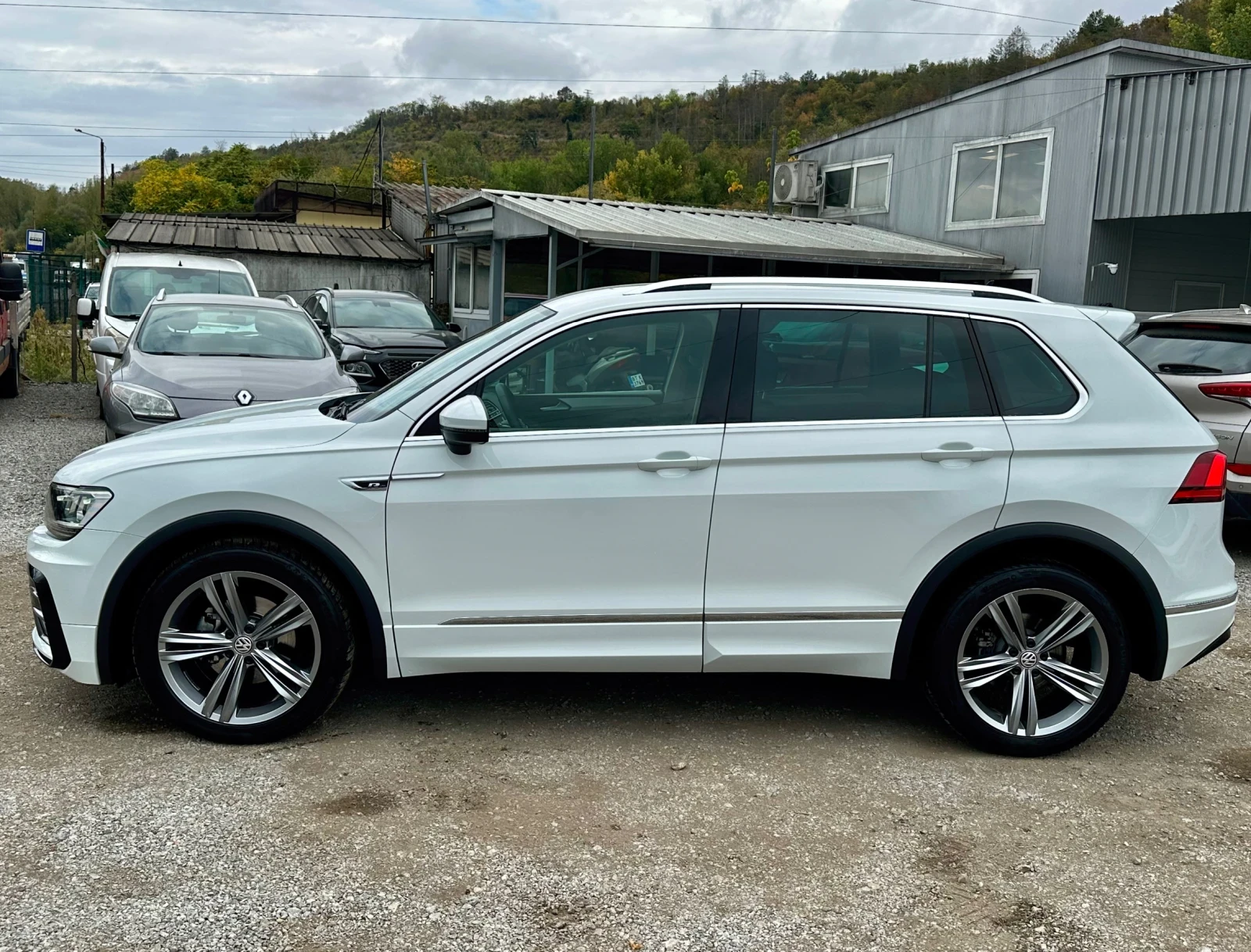VW Tiguan R-LINE-CARPLAY-LANE ASSIST-DIGITAL-LED-NAVI | Mobile.bg � ����������� 3