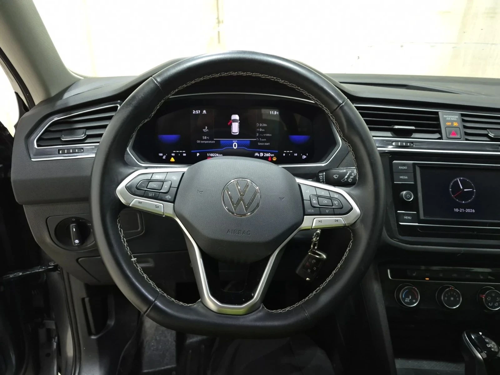 VW Tiguan, снимка 11 - Автомобили и джипове - 56688543