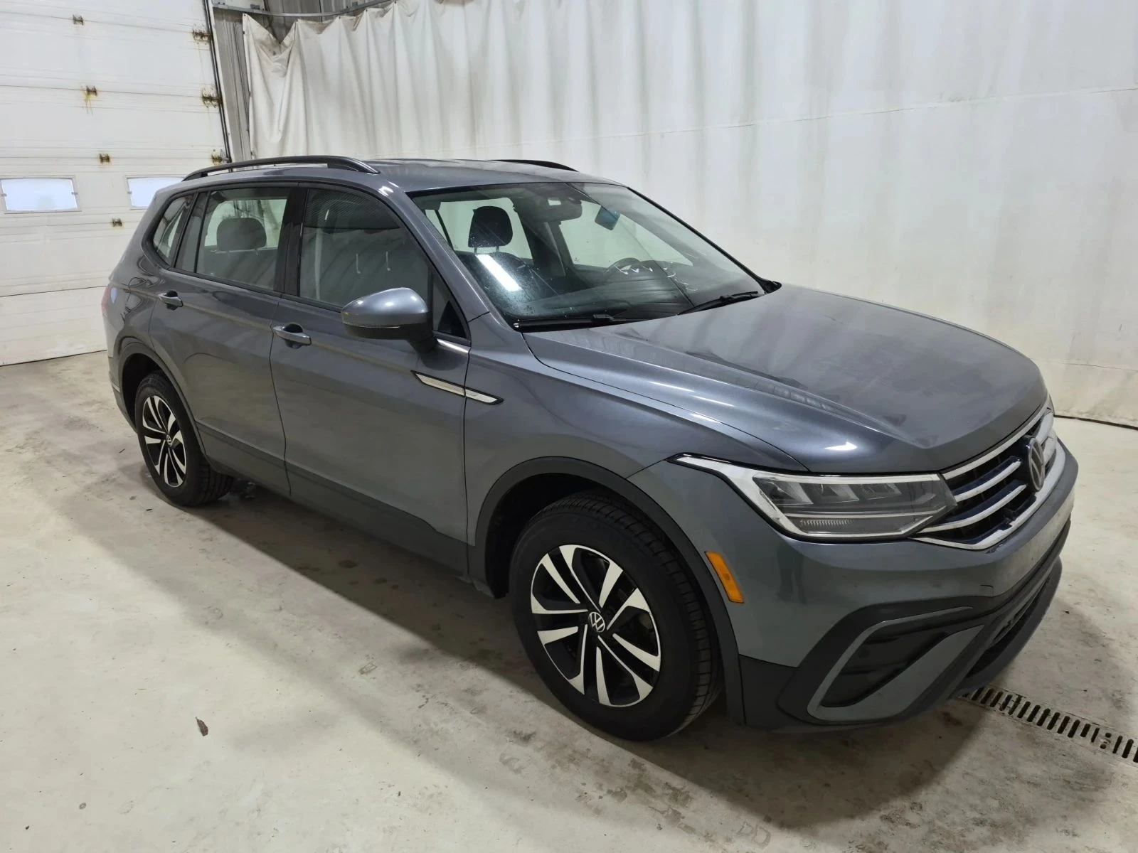 VW Tiguan, снимка 2 - Автомобили и джипове - 56688543