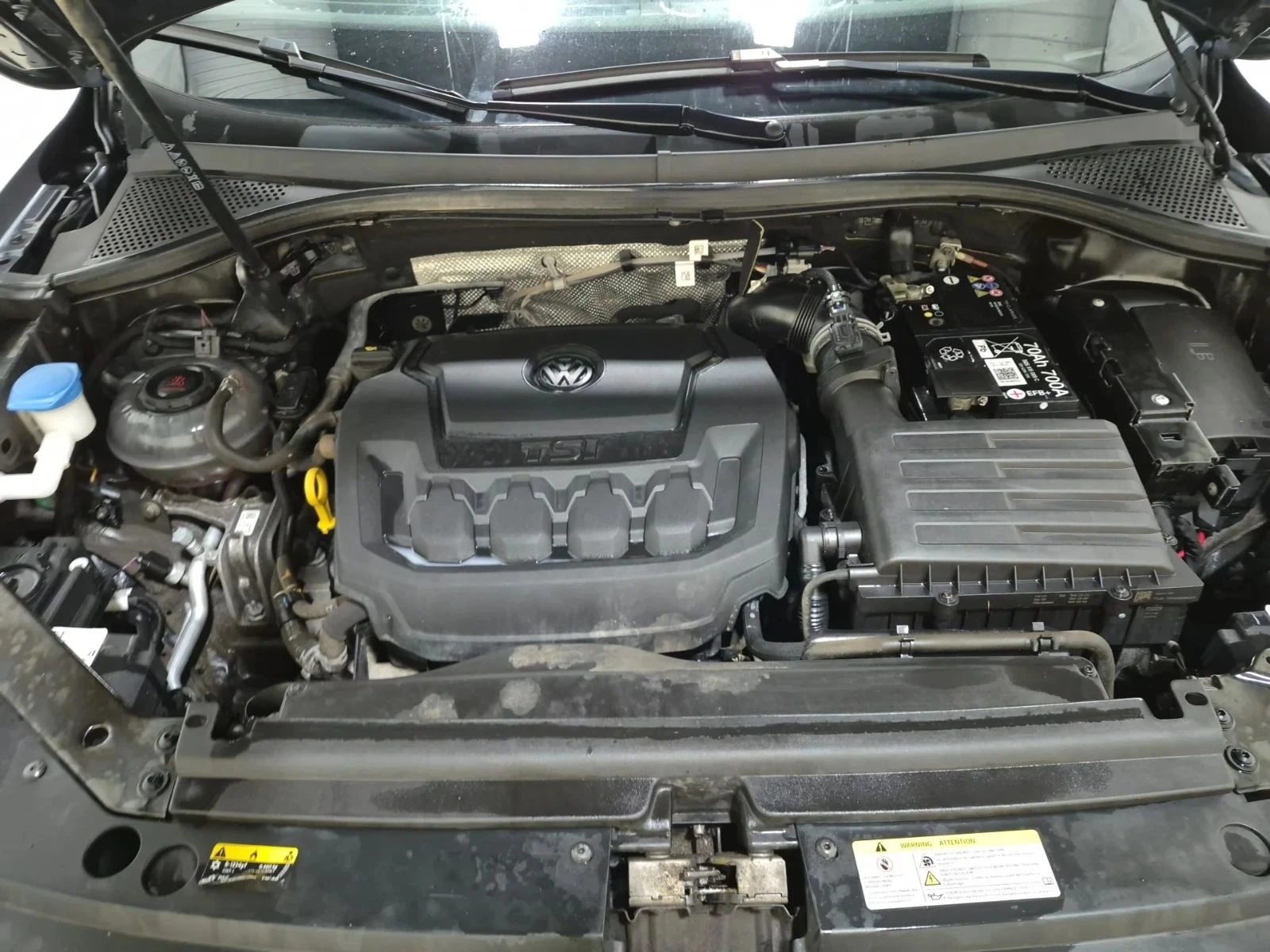 VW Tiguan, снимка 17 - Автомобили и джипове - 56688543