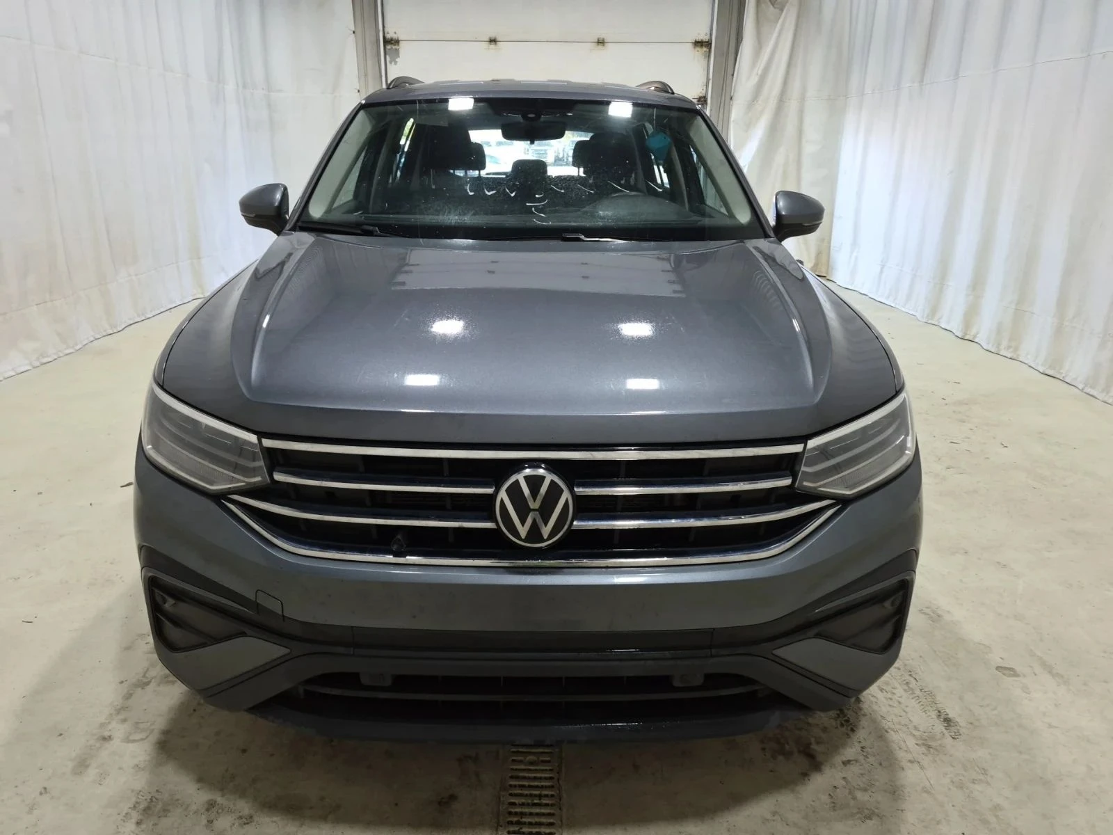 VW Tiguan, снимка 3 - Автомобили и джипове - 56688543