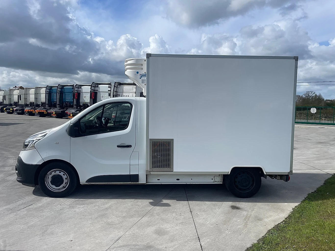Renault Trafic 145.32 frigo L2H2, снимка 4 - Бусове и автобуси - 54131060