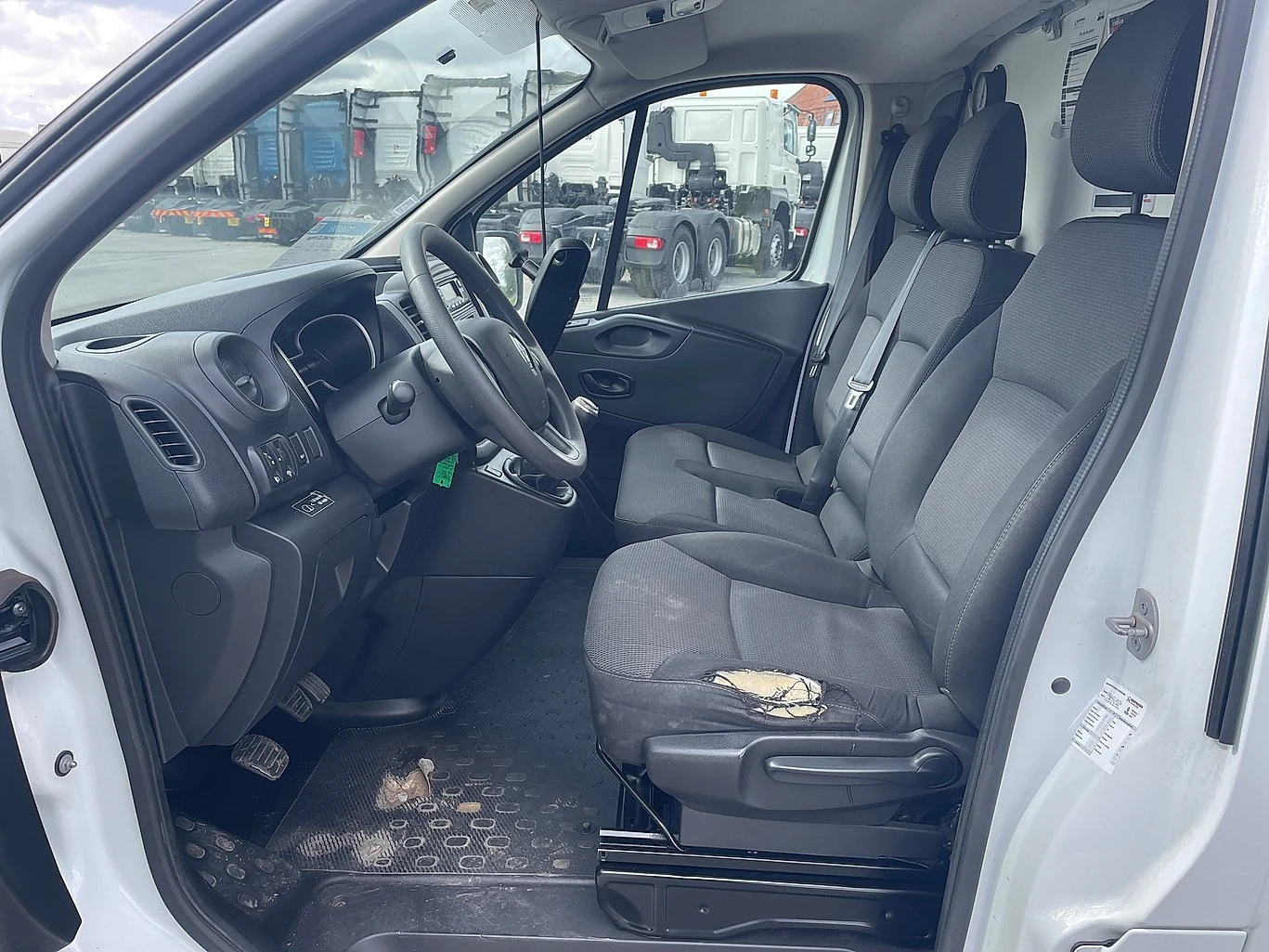 Renault Trafic 145.32 frigo L2H2, снимка 10 - Бусове и автобуси - 54131060