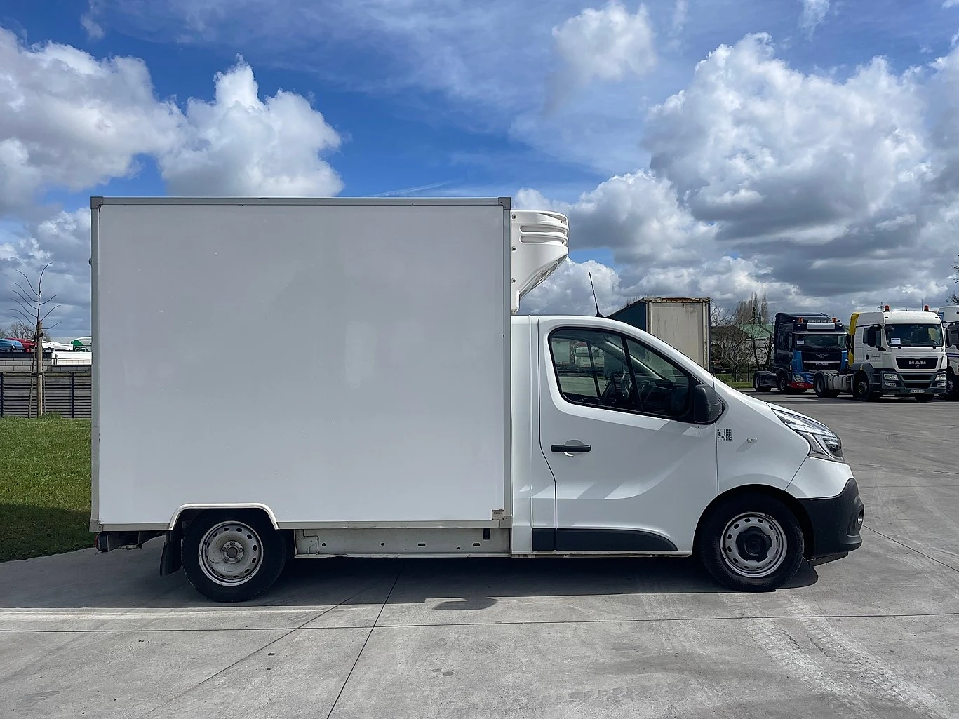 Renault Trafic 145.32 frigo L2H2, снимка 8 - Бусове и автобуси - 54131060