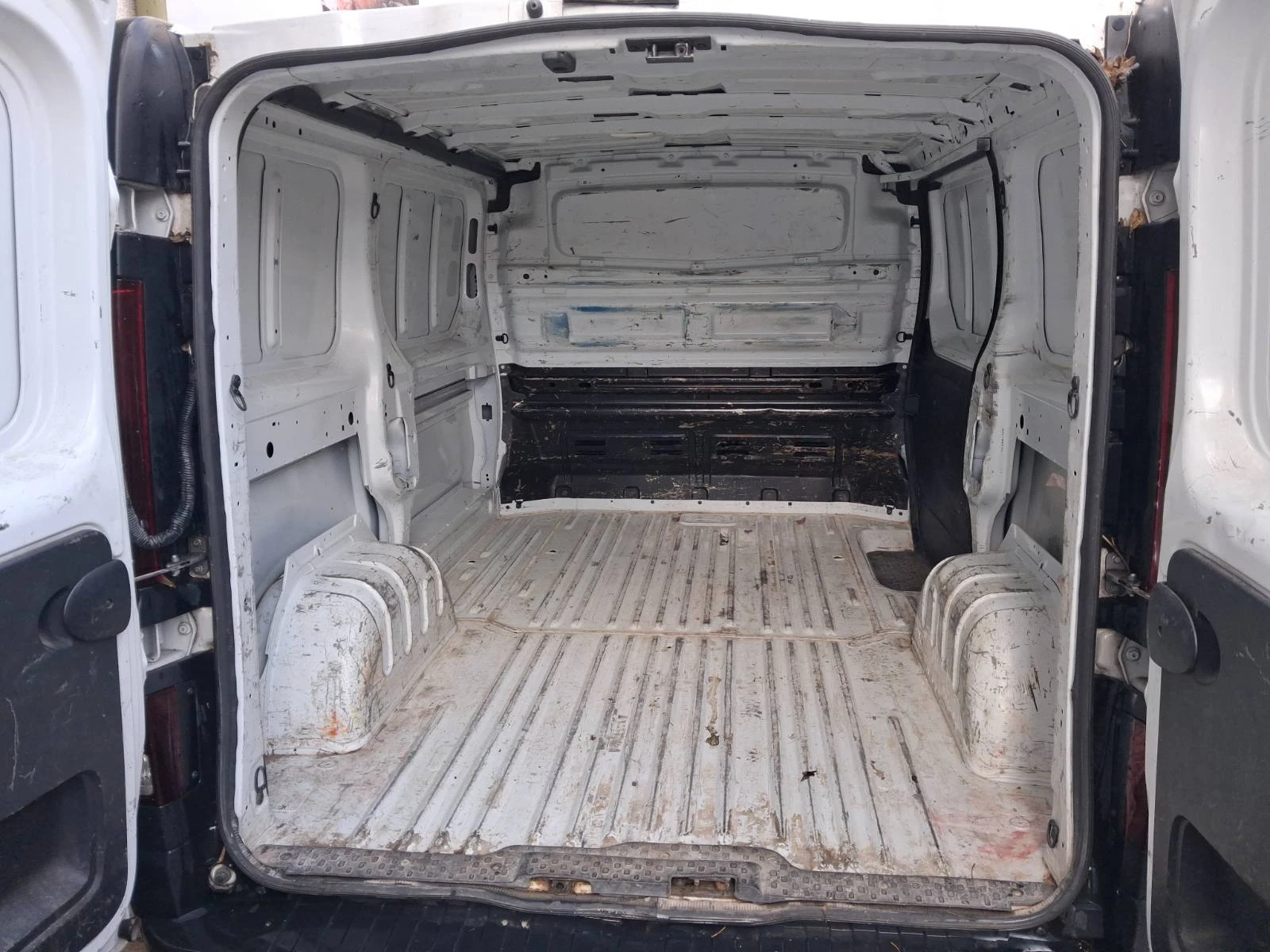 Renault Trafic Professional , снимка 6 - Бусове и автобуси - 54243974