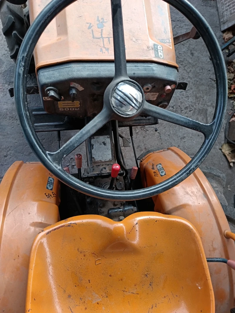 Трактор Kubota B5000, снимка 2 - Селскостопанска техника - 52278083