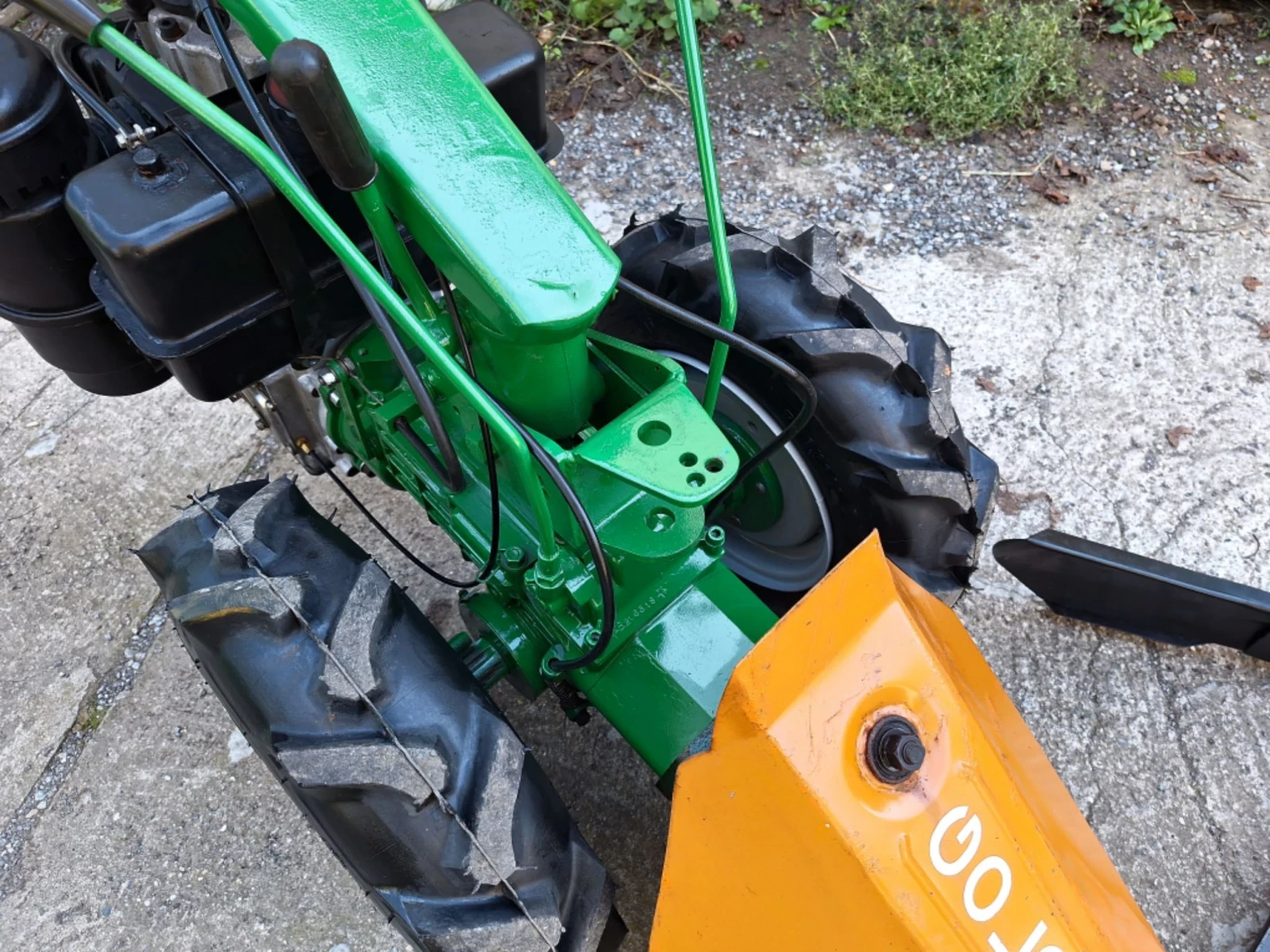 ����������� ������� ������� ����� �������� ��������� 12�.�. | Mobile.bg � ����������� 13