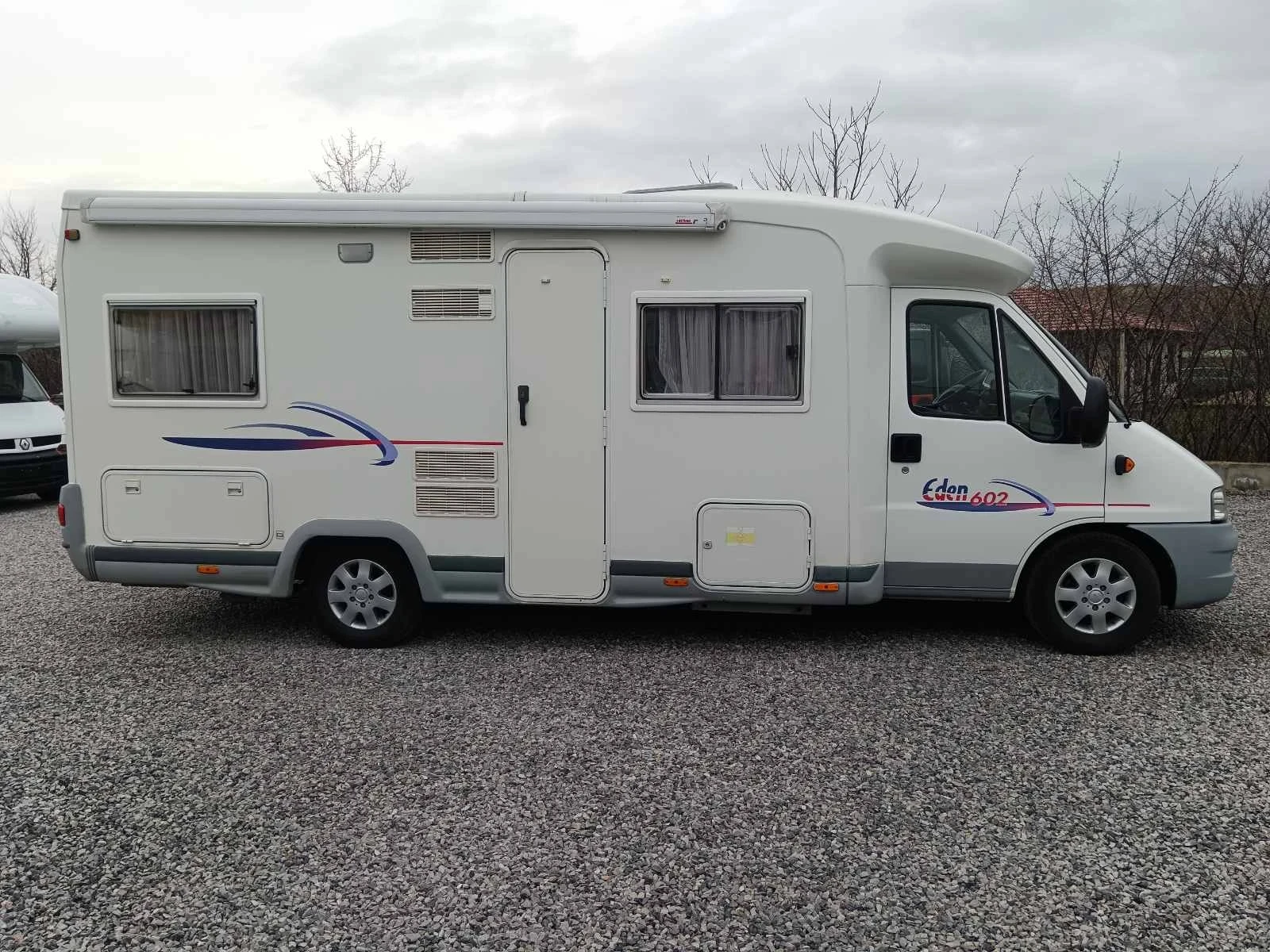 Кемпер Challenger Eden 602, снимка 3 - Каравани и кемпери - 53889995