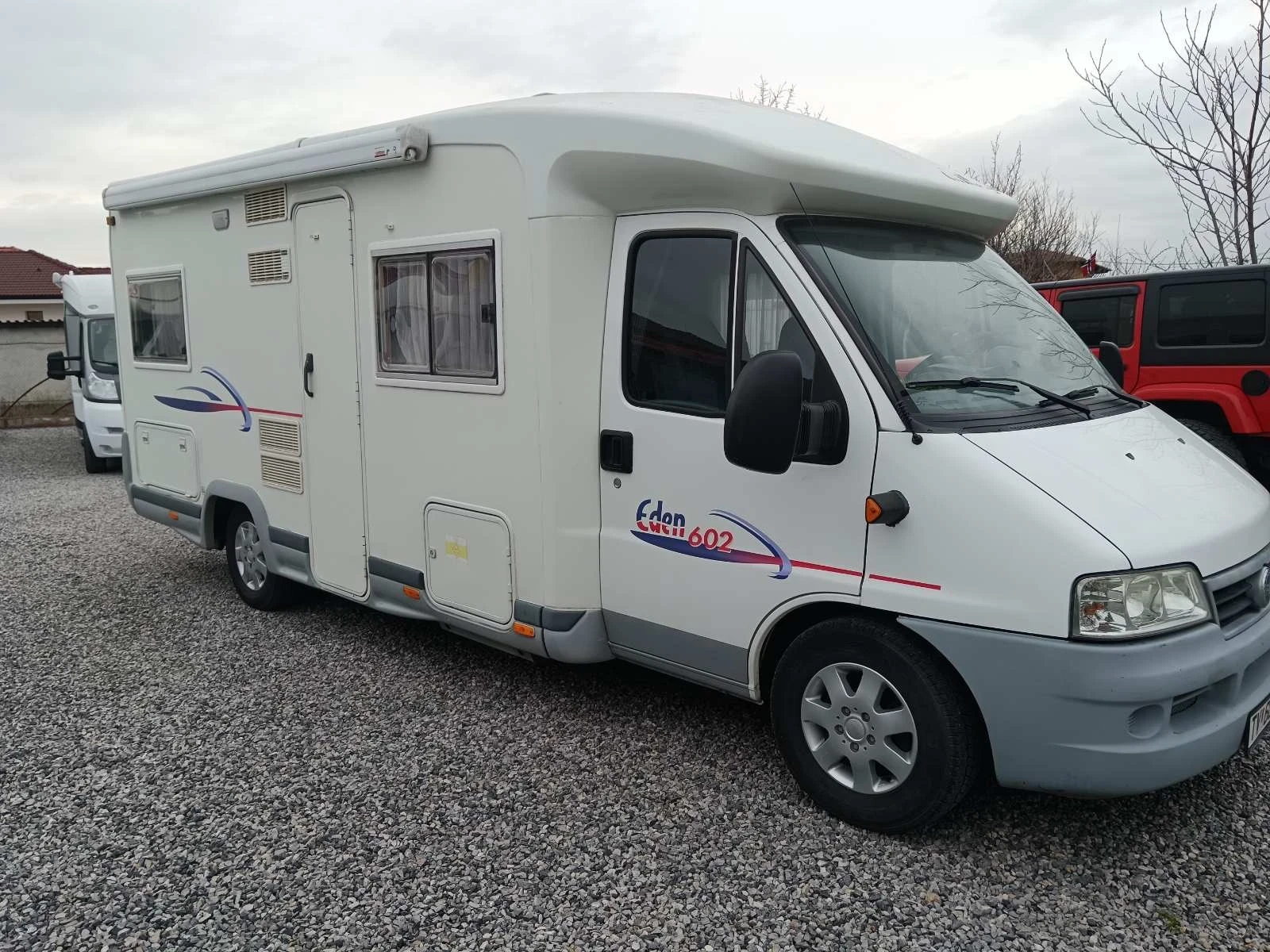 Кемпер Challenger Eden 602, снимка 2 - Каравани и кемпери - 53889995