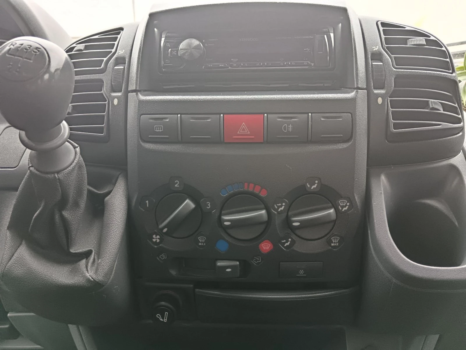 Кемпер Challenger Eden 602, снимка 7 - Каравани и кемпери - 53889995