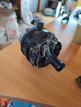 210105430R помпа за Дъстър 0392024150, снимка 2