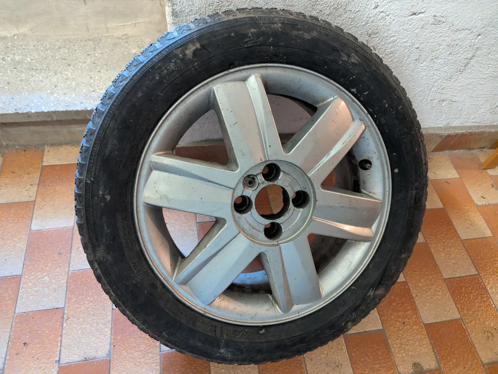 Оригинални френски джанти за Рено (Renault) 16" 4х100 с гуми 205/55/16 ET49, 6.5J, снимка 2 - Части - 55515589