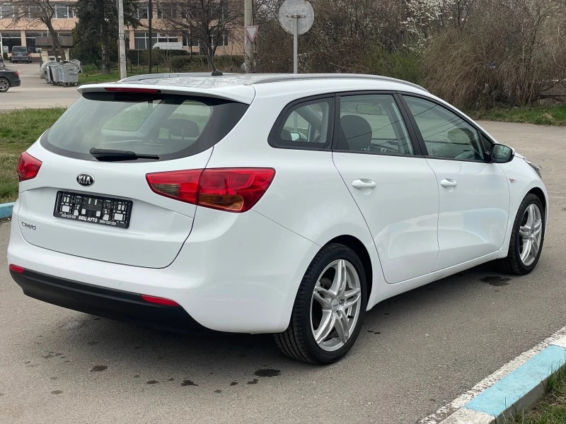 Kia Ceed 1.4Бензин, снимка 5 - Автомобили и джипове - 44670324