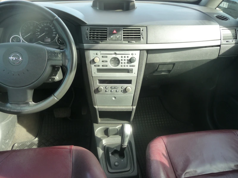 Opel Meriva 1.8 АВТОМАТИК-КОЖА-НАВИГАЦИЯ, снимка 9 - Автомобили и джипове - 47627754