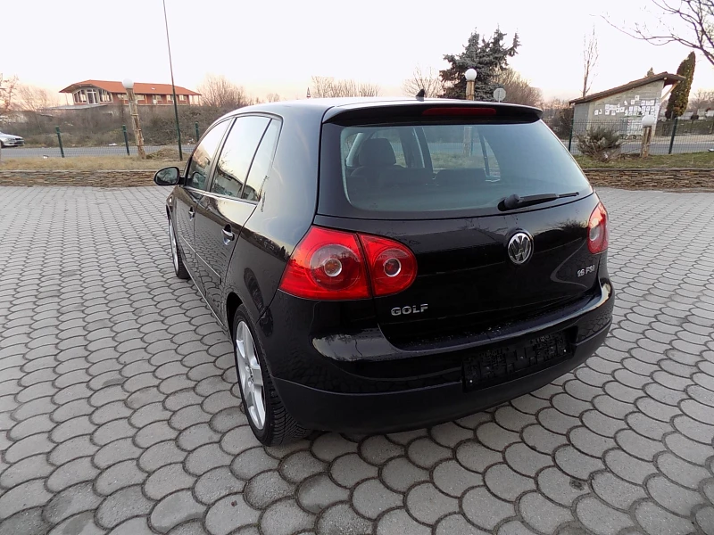 VW Golf 1.6I 116KS, снимка 7 - Автомобили и джипове - 48585667