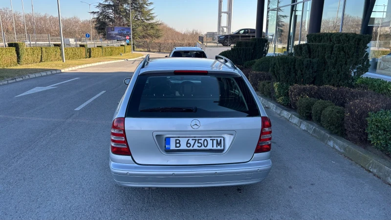 Mercedes-Benz C 220, снимка 5 - Автомобили и джипове - 49563396