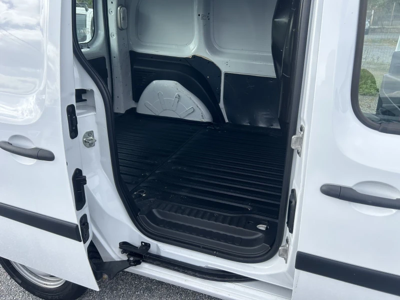 Renault Kangoo 1.5 dci euro6, снимка 10 - Автомобили и джипове - 51616258