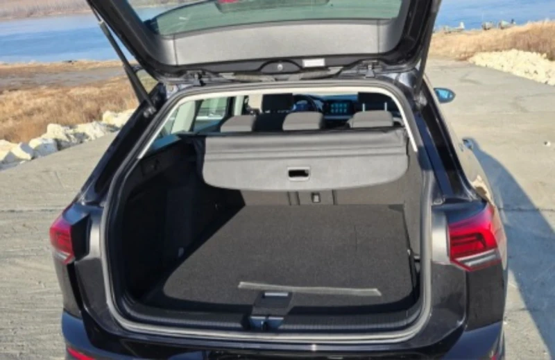 VW Golf Golf VIII 2.0 TDI Life, снимка 8 - Автомобили и джипове - 52148465