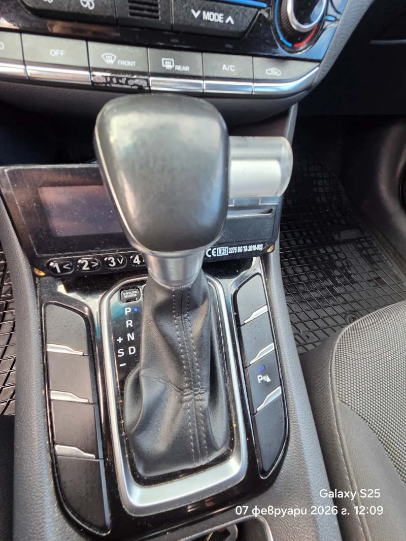 Hyundai Ioniq 1.6 GDI Hybrid , снимка 9 - Автомобили и джипове - 53391582