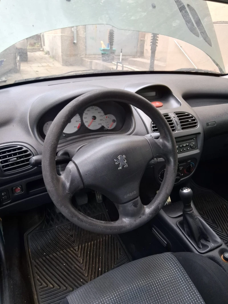 Peugeot 206 1.4i, снимка 8 - Автомобили и джипове - 53405471