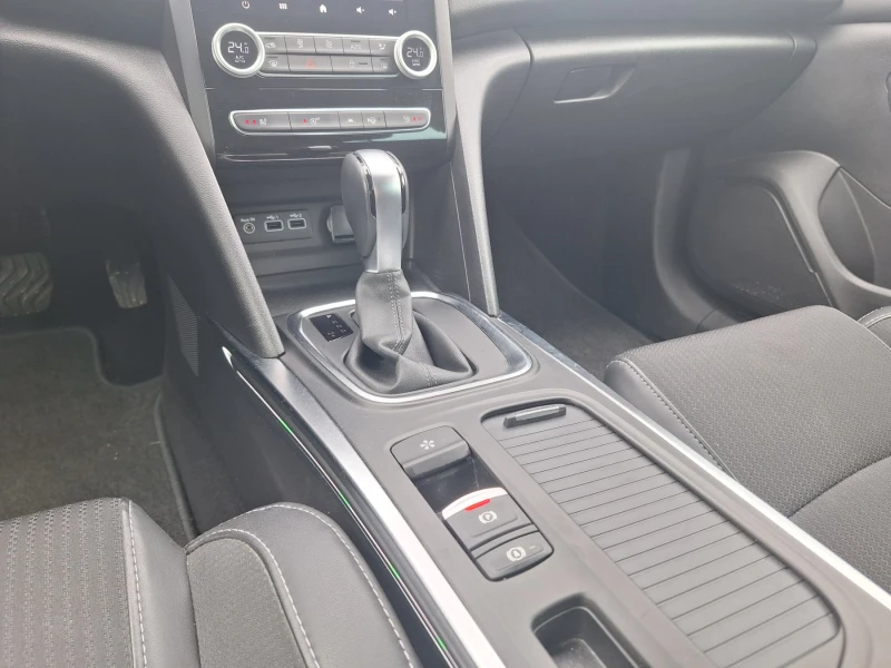 Renault Megane GRANDTOUR 1.3TCe 140к.с. EDC, снимка 12 - Автомобили и джипове - 53498852