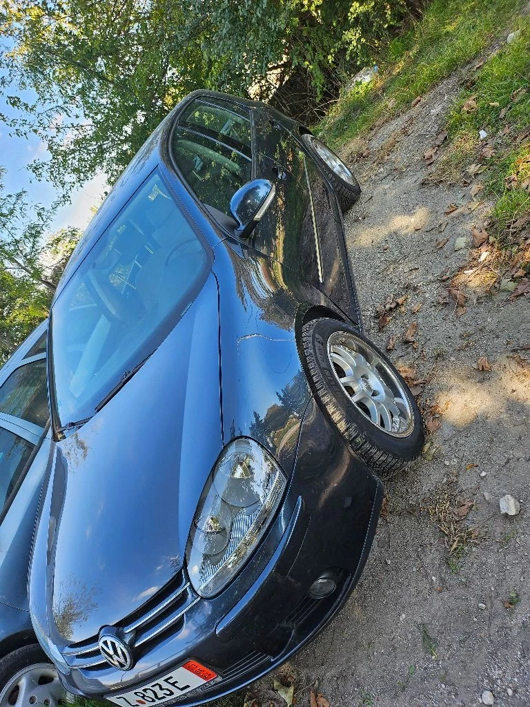 VW Golf 5, снимка 6 - Автомобили и джипове - 48319183