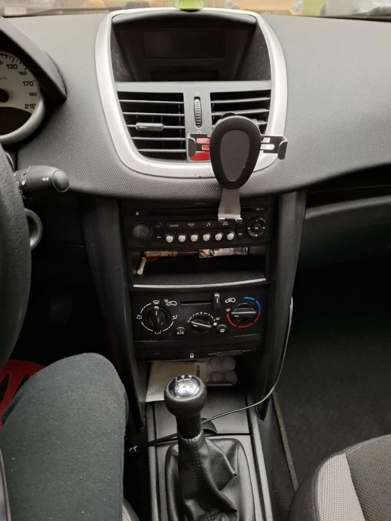 Peugeot 207, снимка 8 - Автомобили и джипове - 53712830