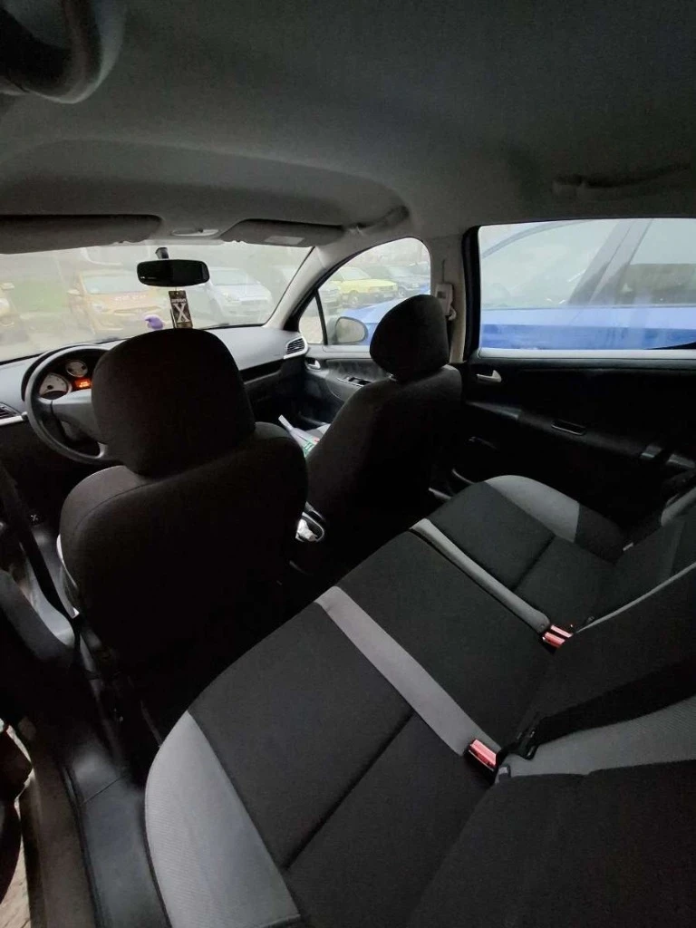 Peugeot 207, снимка 6 - Автомобили и джипове - 53712830