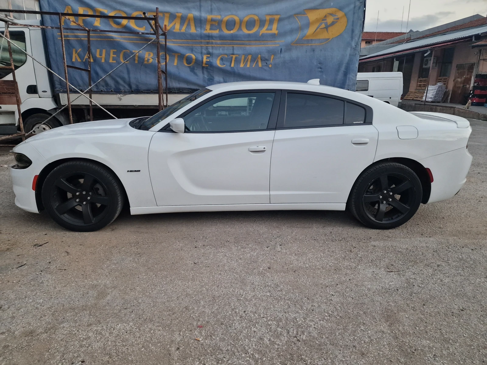 Dodge Charger  - изображение 2