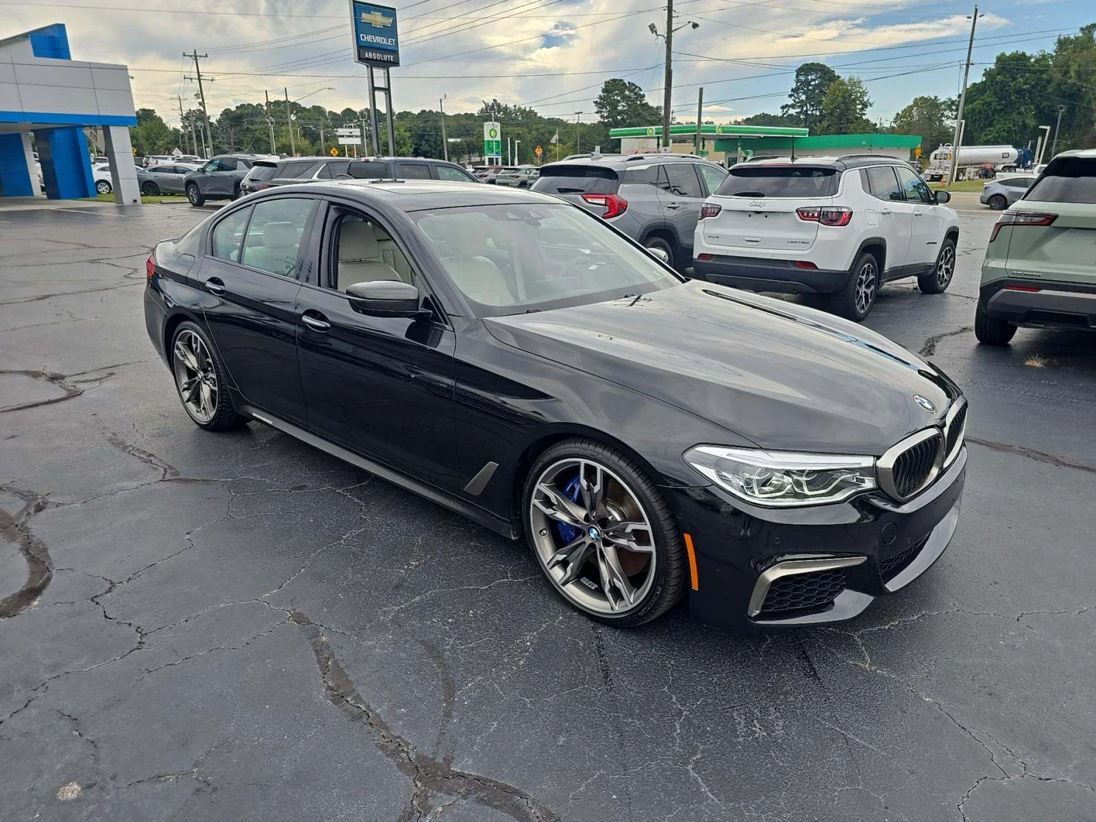 BMW 550 M550* M-PACK* МАСАЖ* ДИСТРОНИК* HEADUP* 360* B&W*  - изображение 2