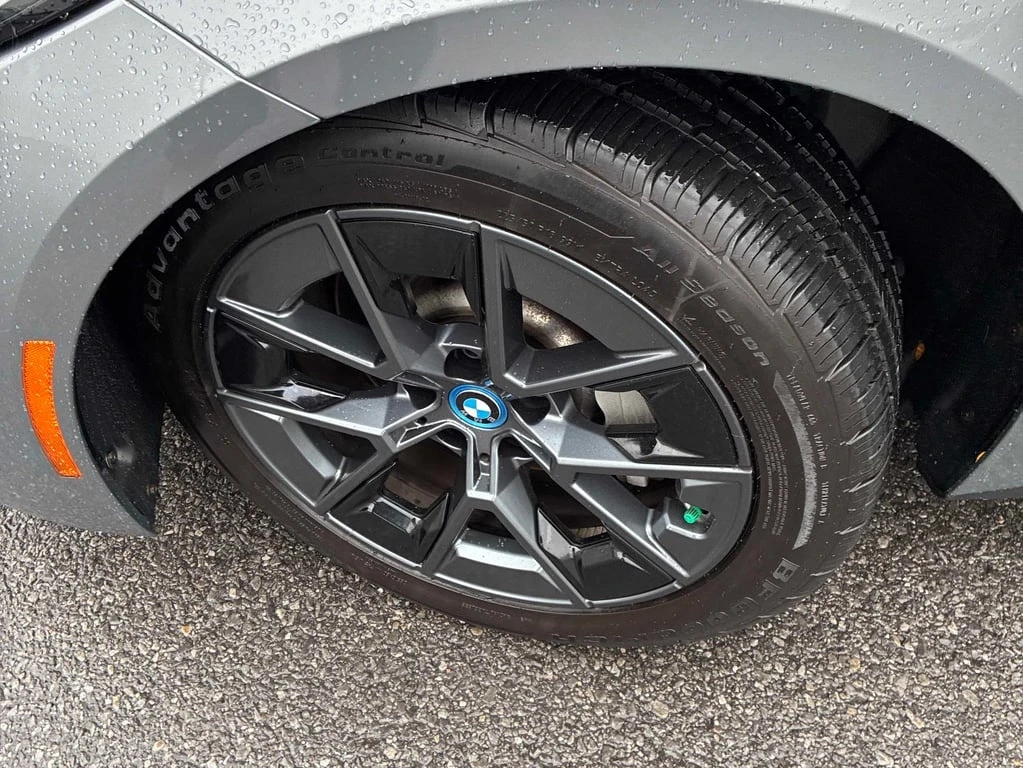 BMW i4 * eDrive40 * CARFAX *    | Mobile.bg   15