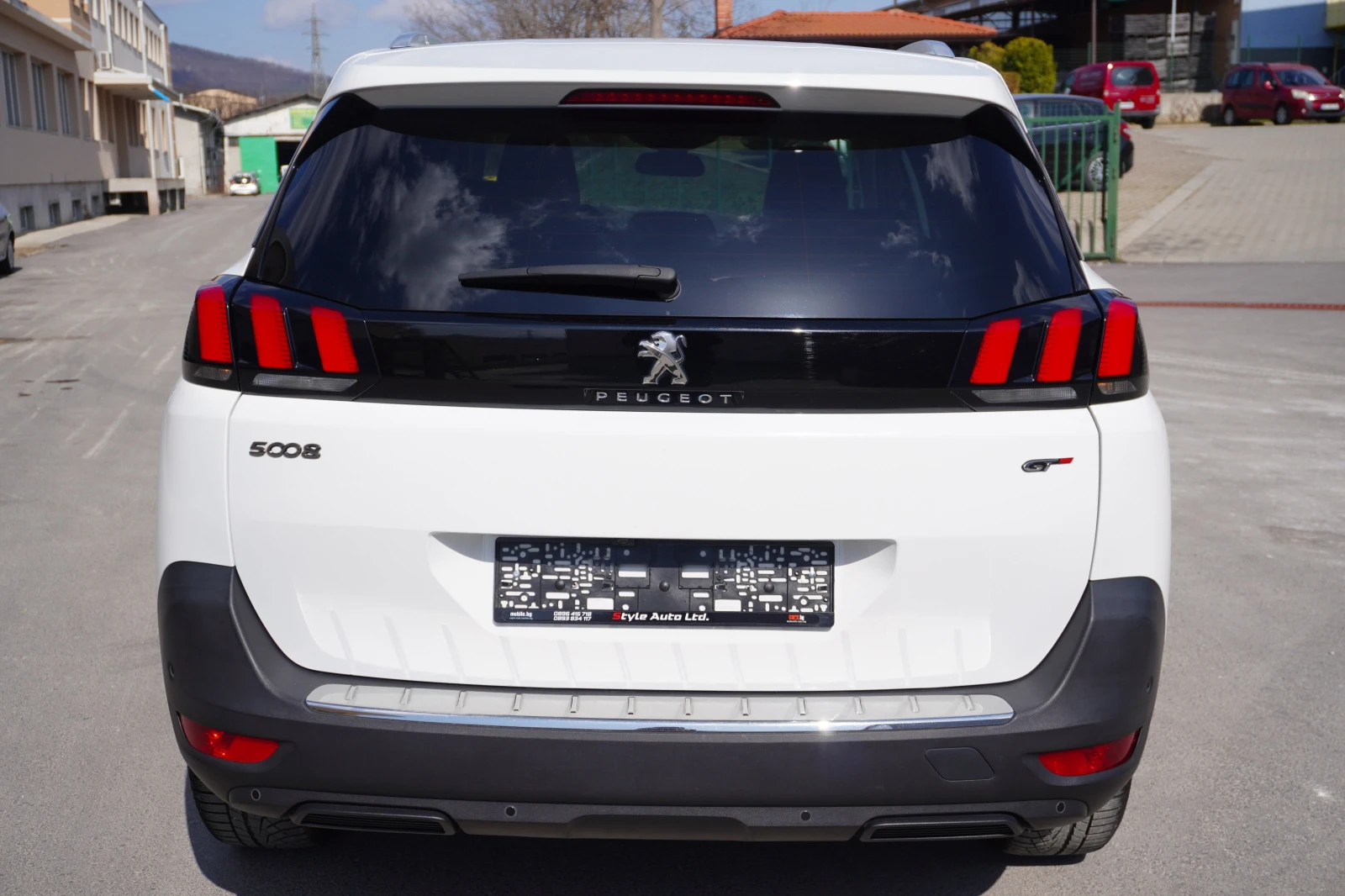 Peugeot 5008 1.6 BlueHdi/GRIP CONT/KEYLESSGO/BSM/7МЕСТ-КАТО НОВ, снимка 4 - Автомобили и джипове - 53861043