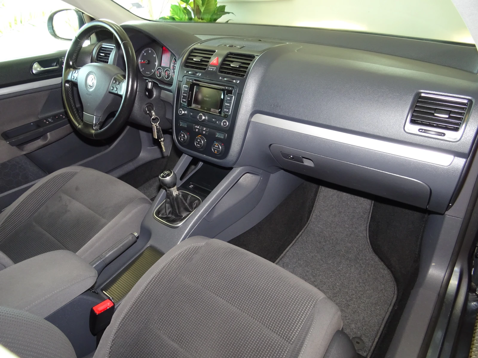 VW Golf 2.0TDI 140кс, снимка 10 - Автомобили и джипове - 53976502