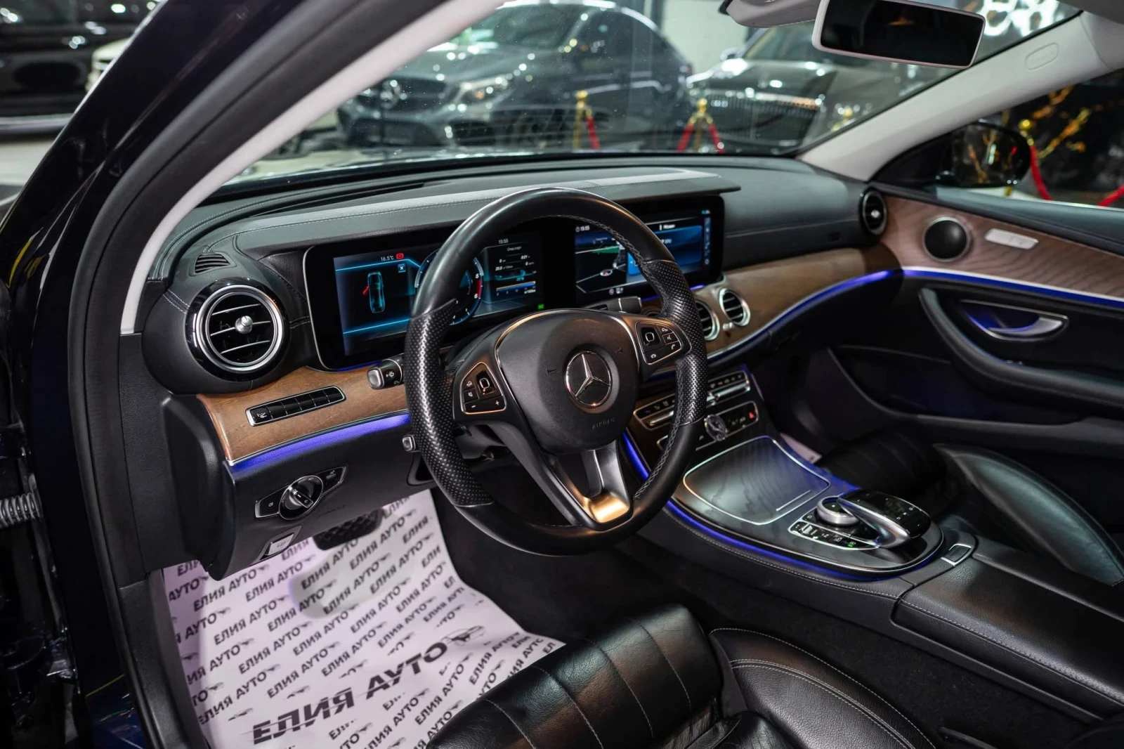 Mercedes-Benz E 350 D 4MATIC SPORT PACK LED DIGITAL HUD ЛИЗИНГ 100%, снимка 12 - Автомобили и джипове - 54039096