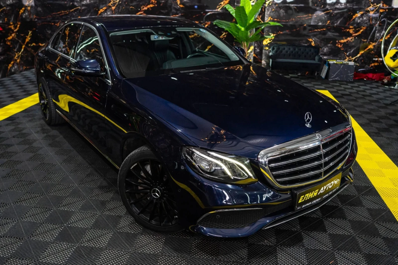 Mercedes-Benz E 350 D 4MATIC SPORT PACK LED DIGITAL HUD ЛИЗИНГ 100%, снимка 2 - Автомобили и джипове - 54039096