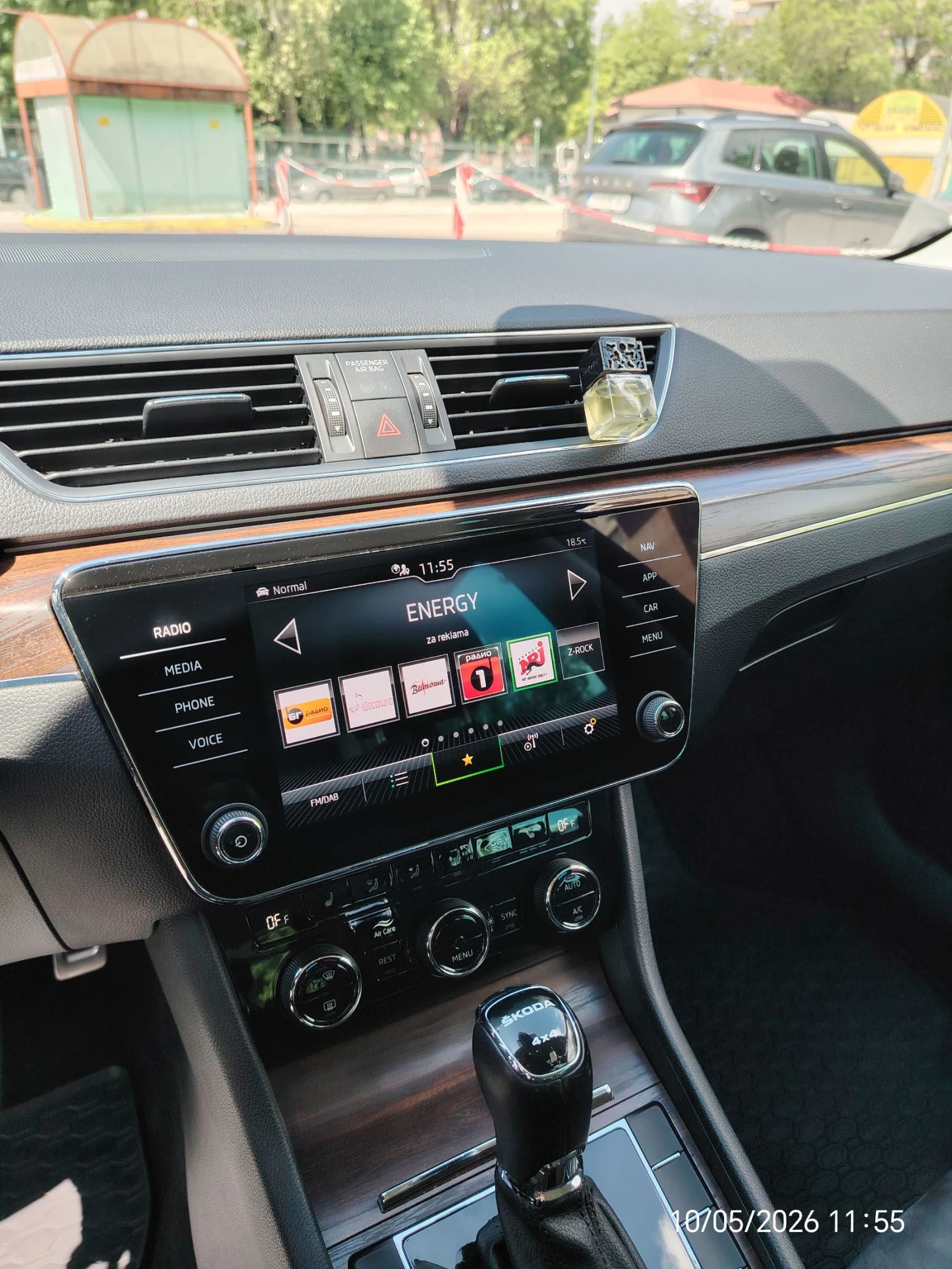 Skoda Superb SCOUT , снимка 11 - Автомобили и джипове - 54643542