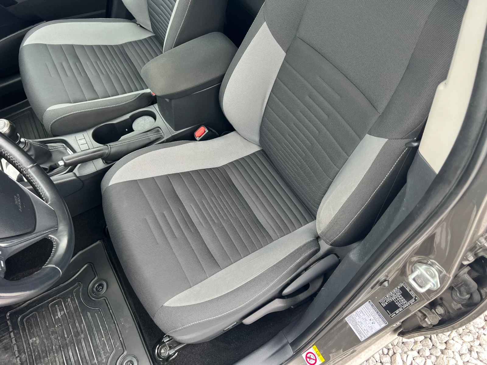 Toyota Auris 1.33 99 ���� ������ 2018� ���� 6b 79000��! | Mobile.bg � ����������� 10
