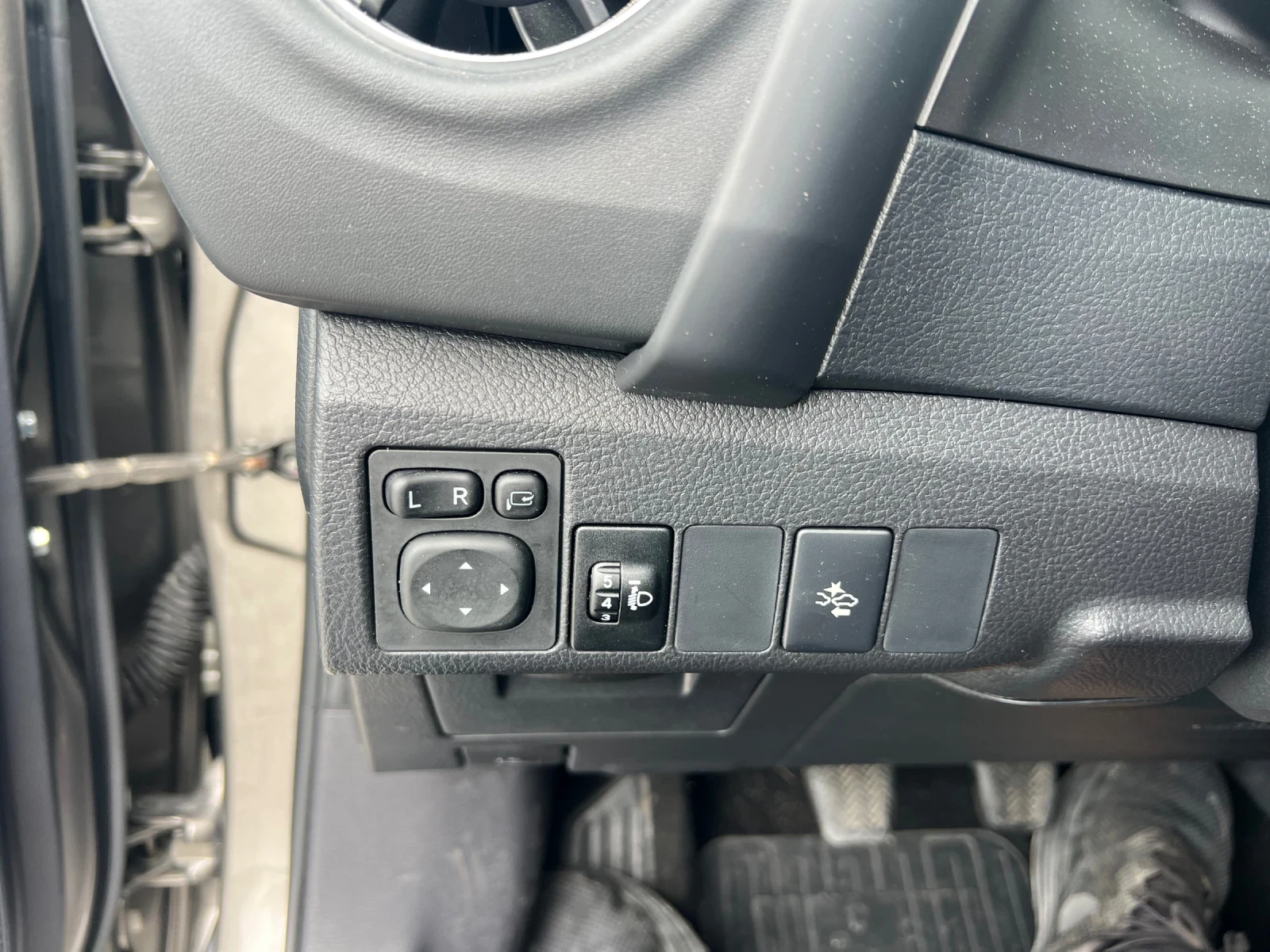 Toyota Auris 1.33 99 ���� ������ 2018� ���� 6b 79000��! | Mobile.bg � ����������� 14