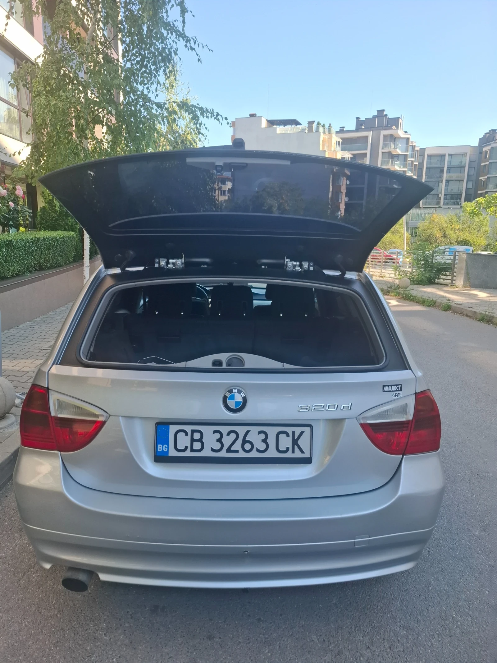 BMW 320, снимка 6 - Автомобили и джипове - 55545122