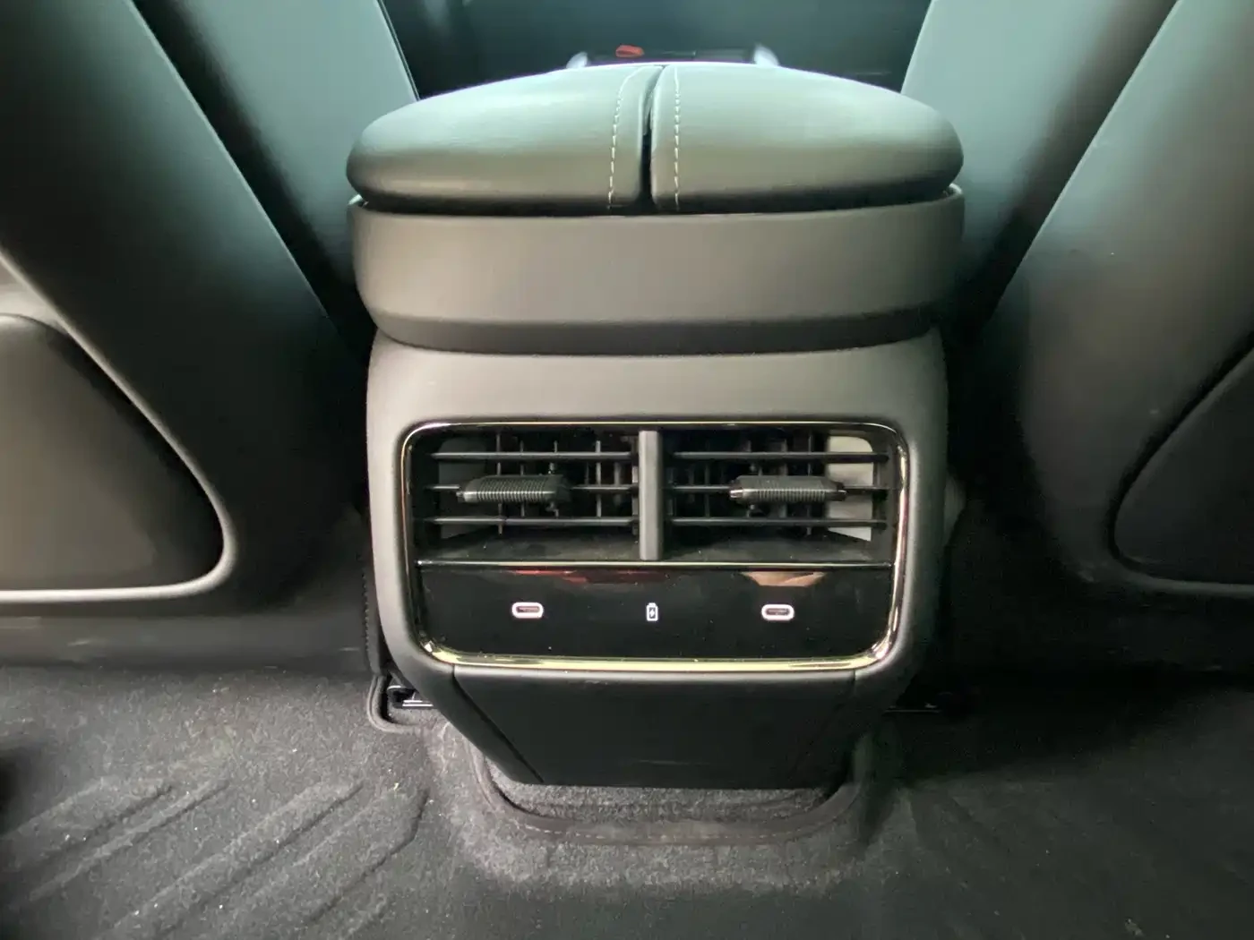 LynkCo 10 10 EM-P 2025 Facelift 240 AWD Ultra | Mobile.bg � ����������� 14