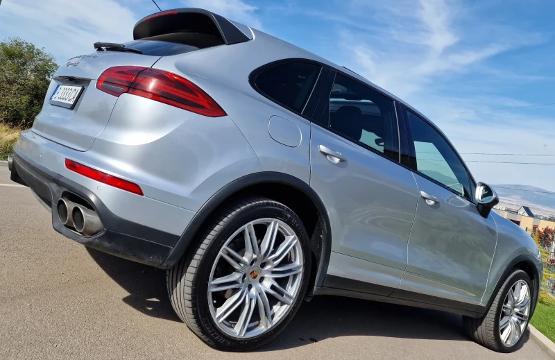 Porsche Cayenne 4.2TDI * PANORAMA* NAVI* PODGREV* KAMEARA* TOP!!!, снимка 8 - Автомобили и джипове - 47450748