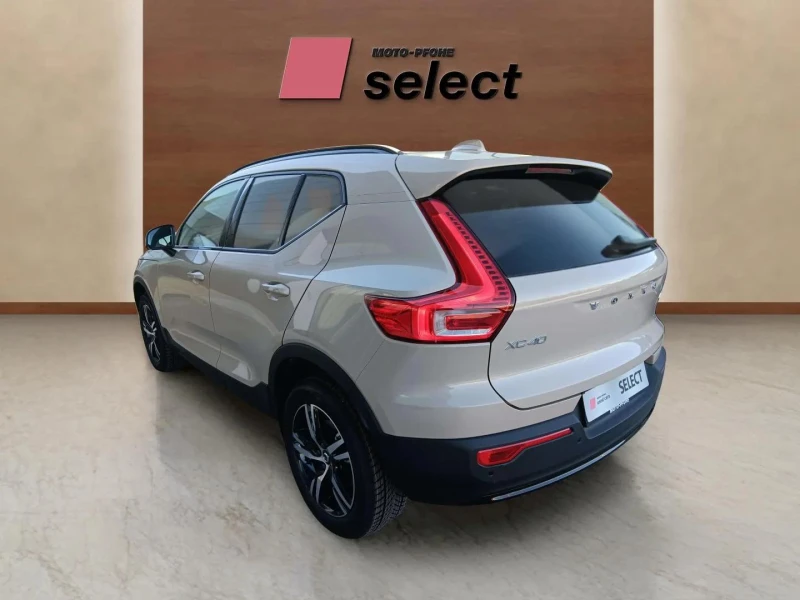 Volvo XC40 2.0, снимка 7 - Автомобили и джипове - 52449613