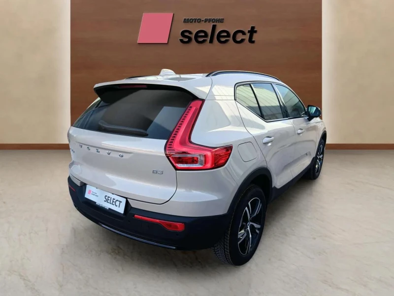 Volvo XC40 2.0, снимка 5 - Автомобили и джипове - 52449613