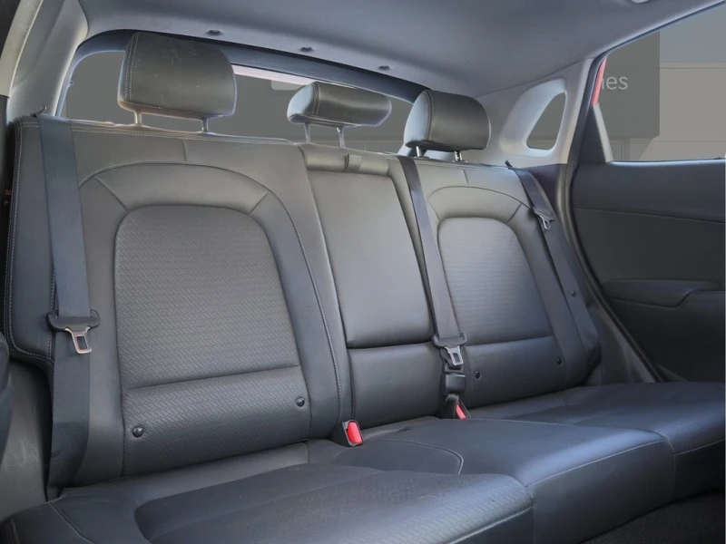 Hyundai Kona * Ultimate AWD | Sunroof | Head Up Display | Turbo, снимка 16 - Автомобили и джипове - 53000503