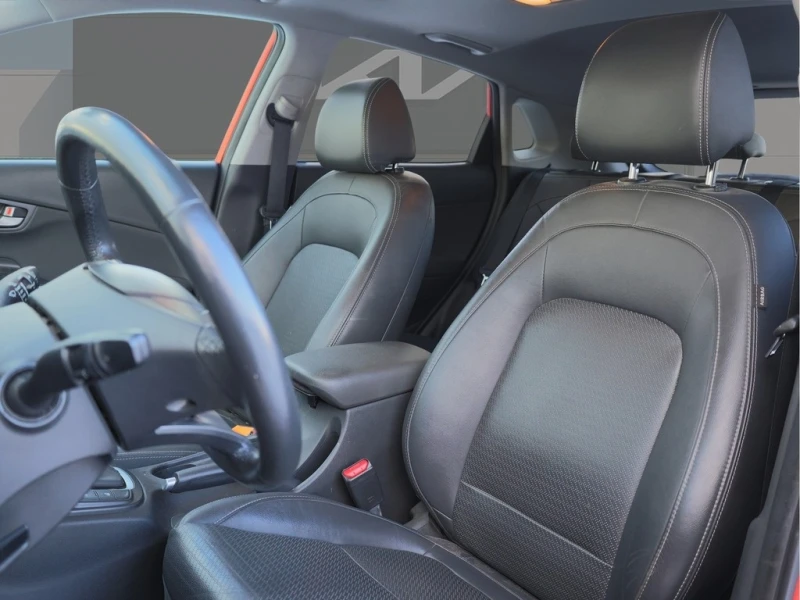 Hyundai Kona * Ultimate AWD | Sunroof | Head Up Display | Turbo, снимка 13 - Автомобили и джипове - 53000503